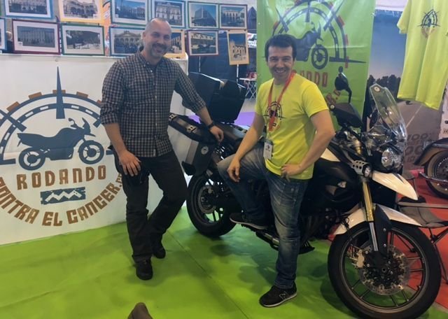 Rodandocontraelcancer_en_MotoMadrid